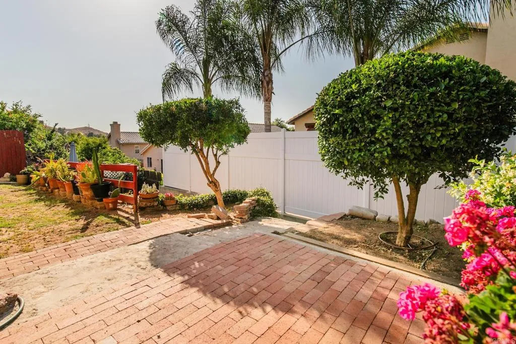 https://cdn.realtyfeed.com/cdn/127/306522094/170bcaeb1f472143bac14f18d9a92ece.webp