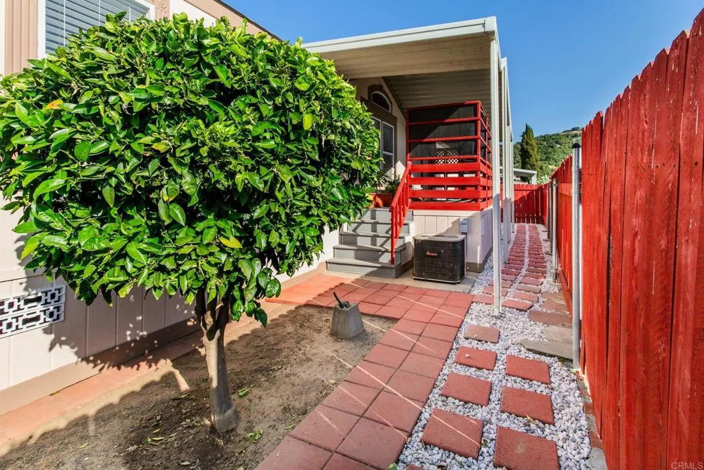 https://cdn.realtyfeed.com/cdn/127/306522094/4d4de0b54315ce62160a1453f643f921.webp