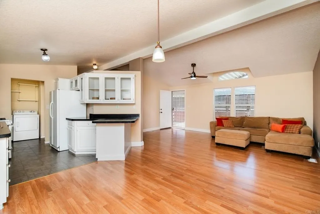 https://cdn.realtyfeed.com/cdn/127/306522094/689572b7740062a0917b1ef4157ba3c4.webp