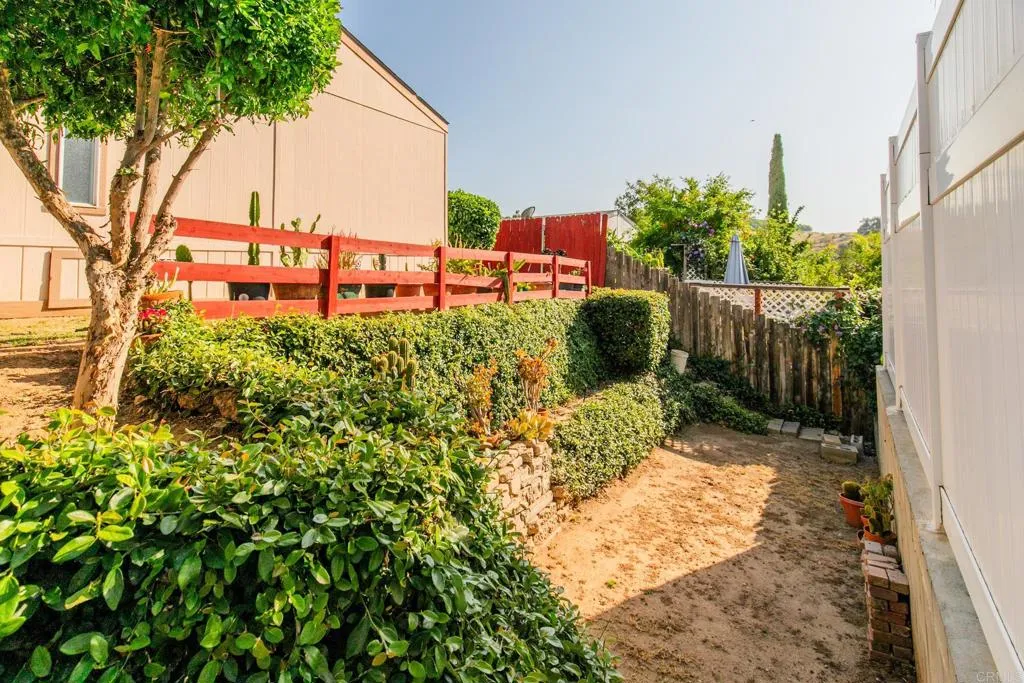 https://cdn.realtyfeed.com/cdn/127/306522094/7f4cf2ee7c64e81a29cd4b668c927df8.webp