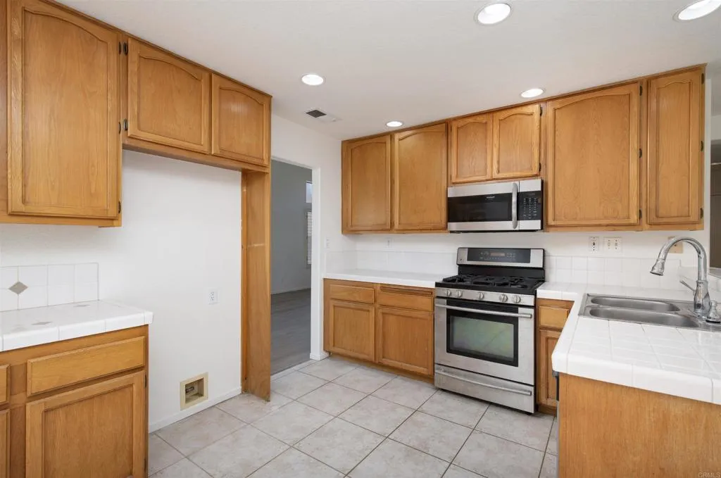 https://cdn.realtyfeed.com/cdn/127/306522106/083fc972f30a95e094f55d410b5c4baa.webp