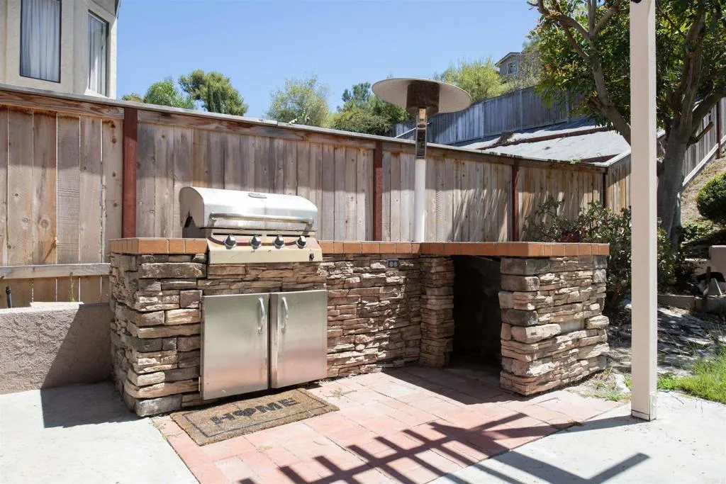 https://cdn.realtyfeed.com/cdn/127/306522106/f29d259528422bdf8274726640cbf61a.webp