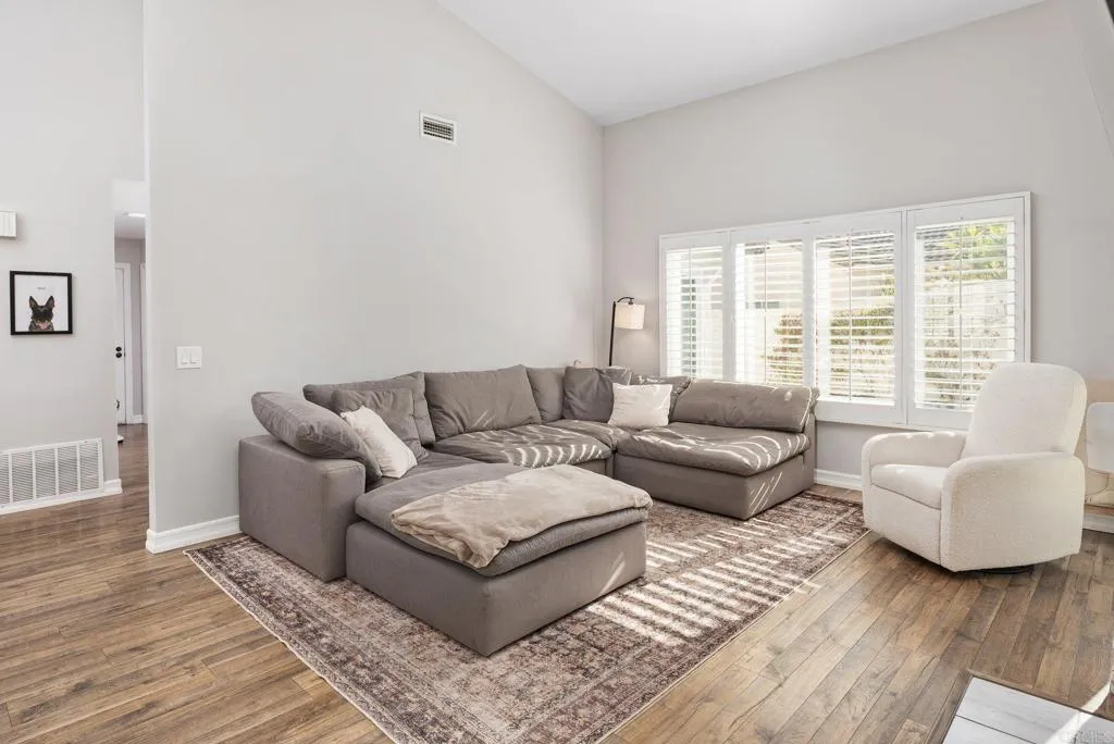 https://cdn.realtyfeed.com/cdn/127/306522127/ce273b7f105ced9a485eceb6d0605a80.webp