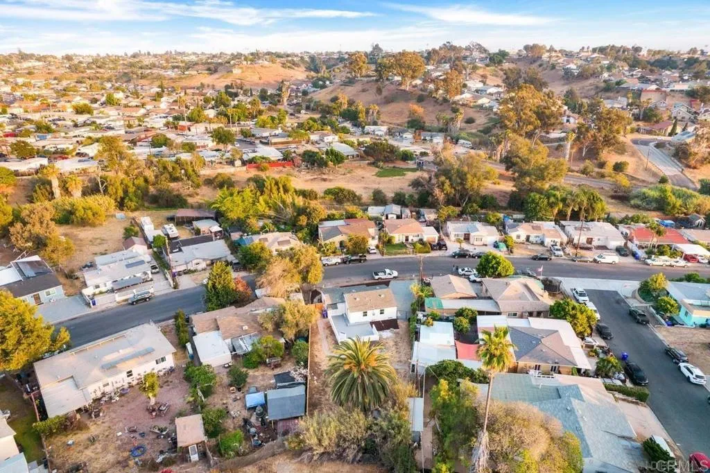 https://cdn.realtyfeed.com/cdn/127/306522153/ab338e8a8e2c6101a3a92c58bee158e3.webp