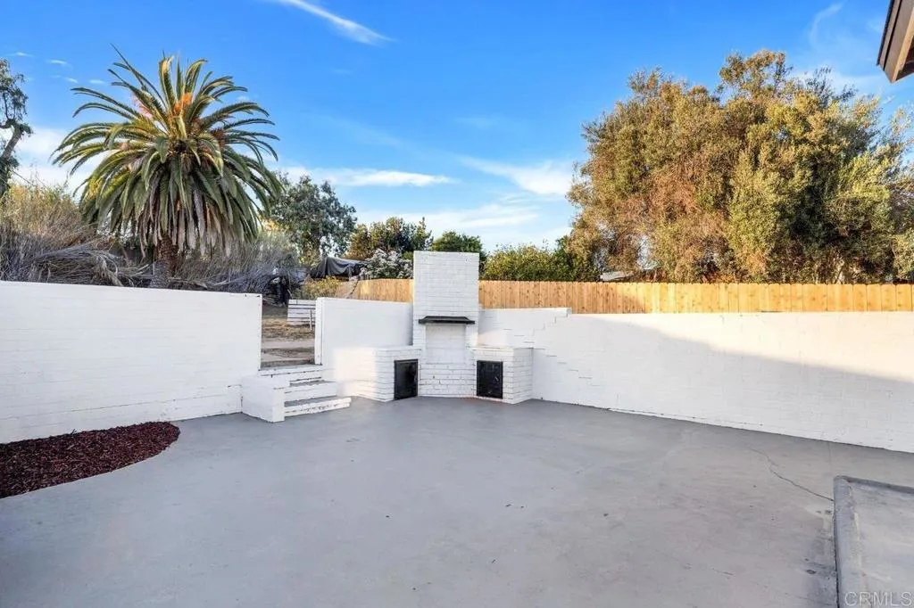 https://cdn.realtyfeed.com/cdn/127/306522153/b2e3f96066964e54df4337be63839fc2.webp