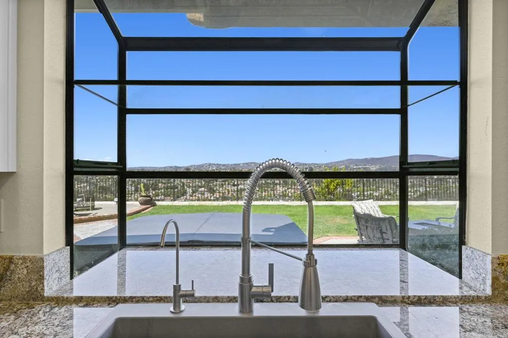 https://cdn.realtyfeed.com/cdn/127/306522171/433aaa6e46eda22b3593841a6ddfeee8.webp