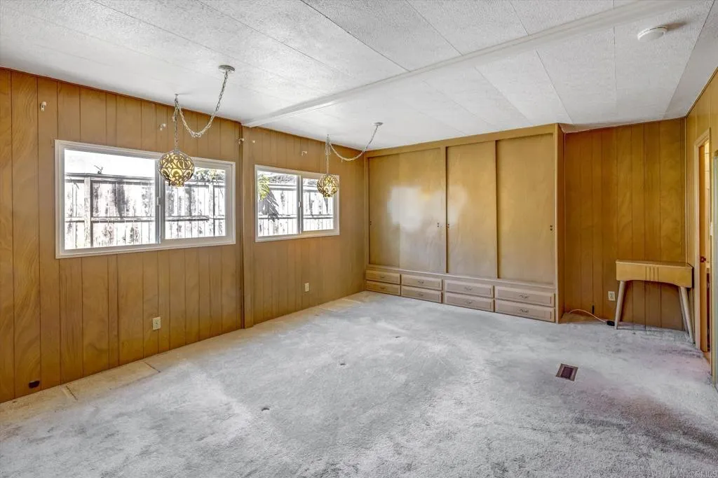 https://cdn.realtyfeed.com/cdn/127/306522305/02a8516487146e33e9e3bc431d431130.webp