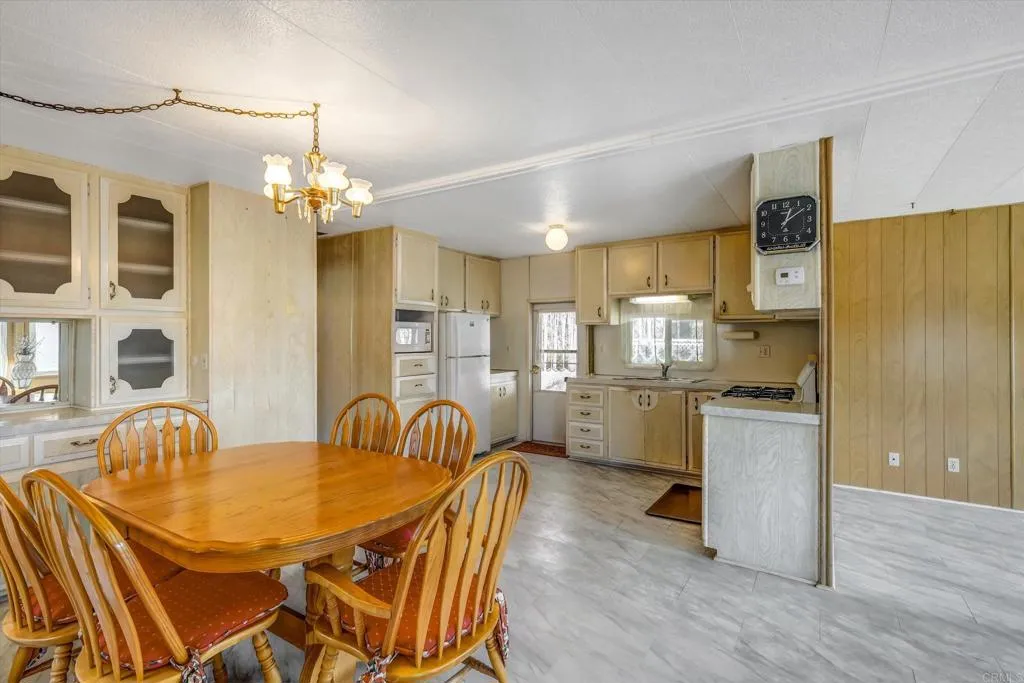 https://cdn.realtyfeed.com/cdn/127/306522305/93d12fa2afbf6bb3a6879c76760f1fb0.webp