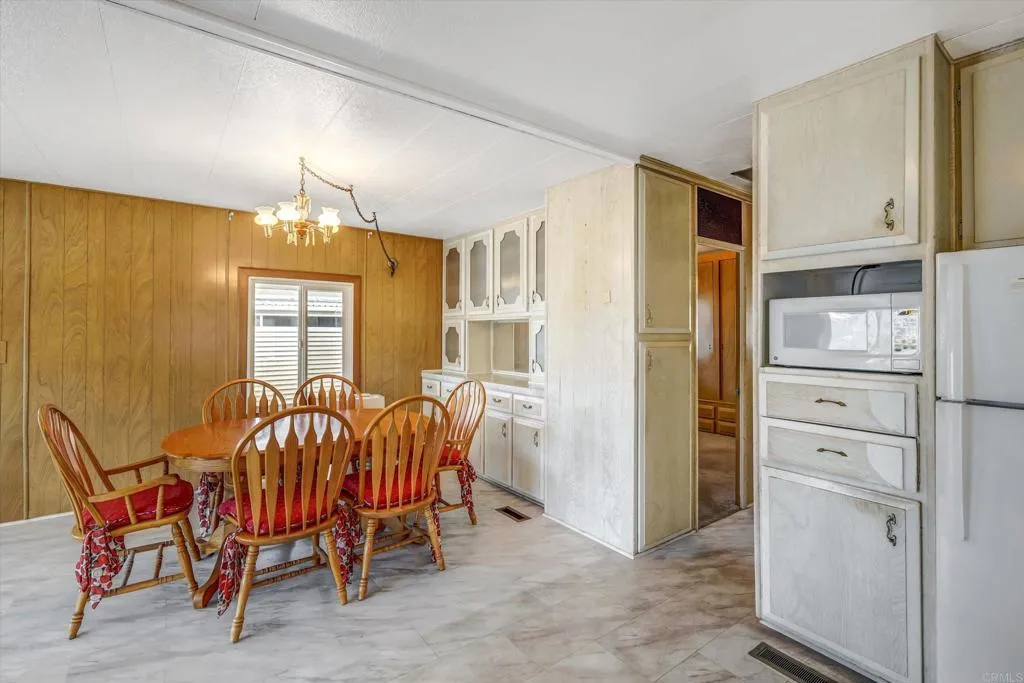 https://cdn.realtyfeed.com/cdn/127/306522305/ee8ccf3a92487e86a5286937266df12e.webp
