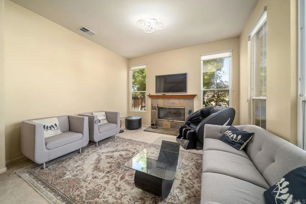 https://cdn.realtyfeed.com/cdn/127/306522313/51bf1f90565ab27563df603706d8b0ab.webp