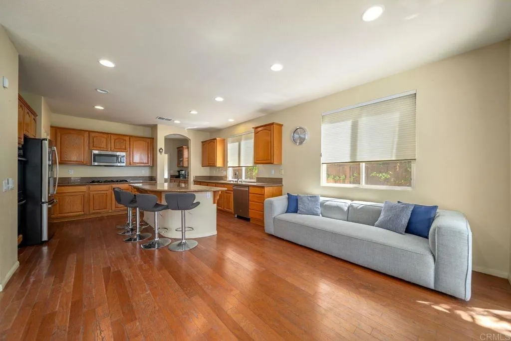 https://cdn.realtyfeed.com/cdn/127/306522313/edae034544af49c84c5c6afb8847cb9c.webp