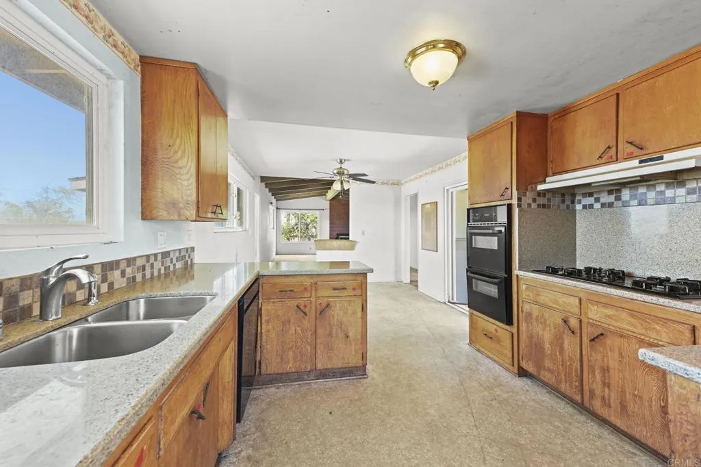 https://cdn.realtyfeed.com/cdn/127/306522318/5d41bf1dc21c30989ecf27ee5baa002a.webp
