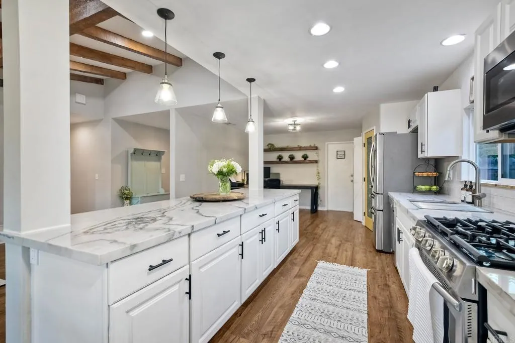 https://cdn.realtyfeed.com/cdn/127/306522442/35ac968e584ba69ba55077d5a3f0aafc.webp
