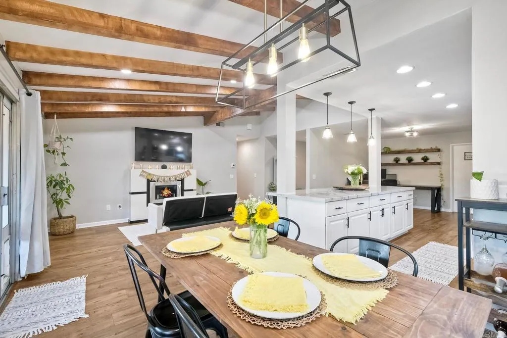 https://cdn.realtyfeed.com/cdn/127/306522442/3a38b98333bc44378a4a42ecccf0a3a2.webp