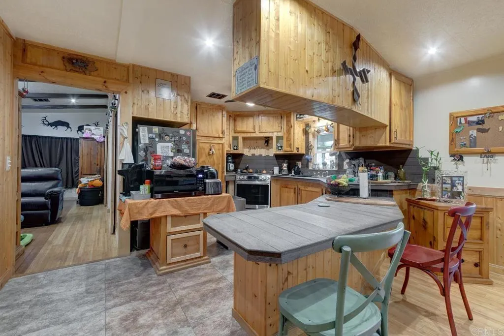 https://cdn.realtyfeed.com/cdn/127/306522443/1096068828000d752fe6c9760553a1ca.webp