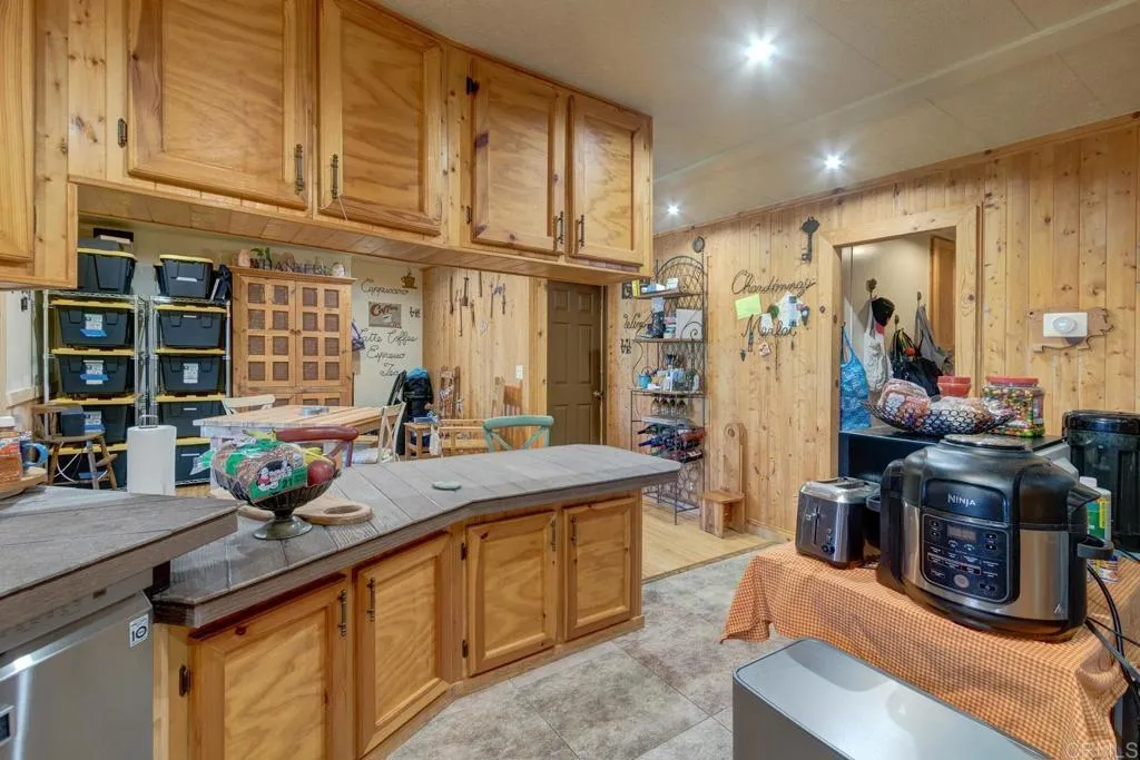 https://cdn.realtyfeed.com/cdn/127/306522443/bd2b32eef86767b4f854ea3c9e5d8b64.webp