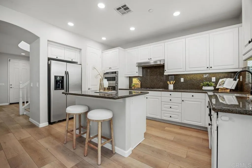https://cdn.realtyfeed.com/cdn/127/306522462/445bd624b7f907e430cc77645e268b03.webp