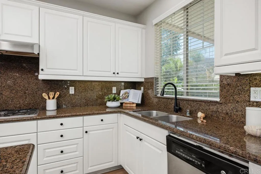 https://cdn.realtyfeed.com/cdn/127/306522462/81680bc38d2c21f0599a2afdf1c20c3b.webp