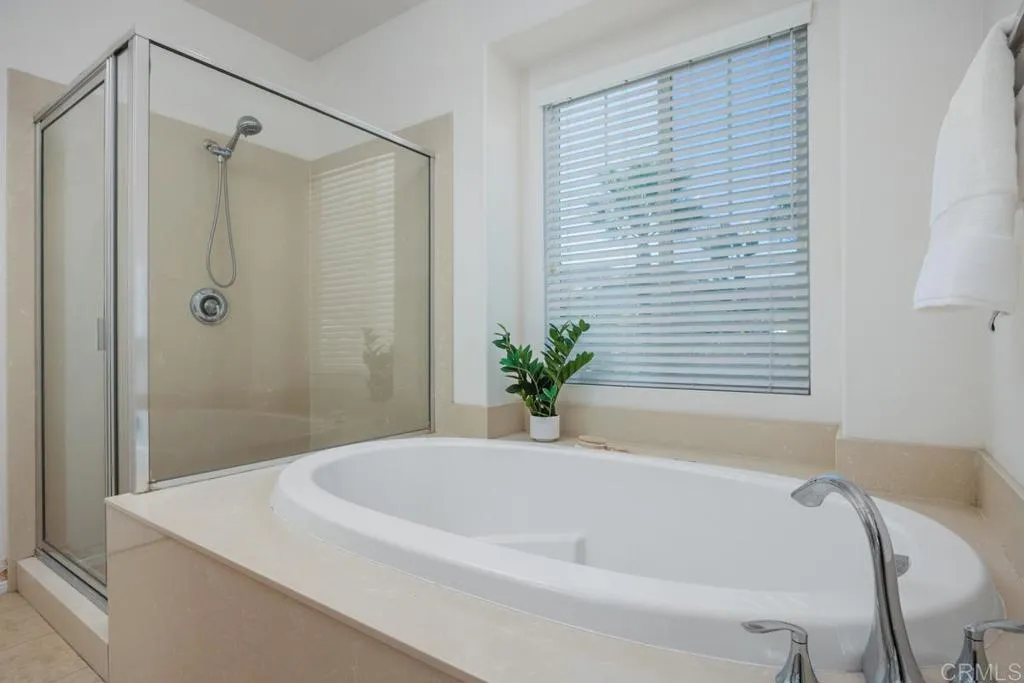 https://cdn.realtyfeed.com/cdn/127/306522462/a449454e755487aadfeb8f7b4da53040.webp