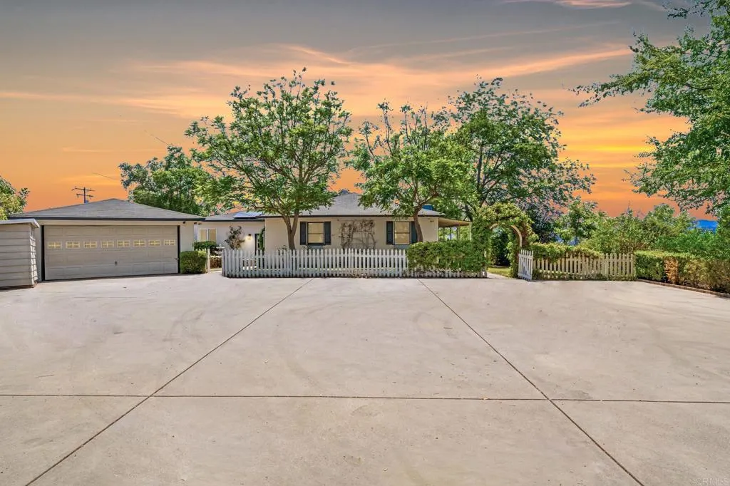 https://cdn.realtyfeed.com/cdn/127/306522538/1fc72569523f926550200a047a0e0a40.webp