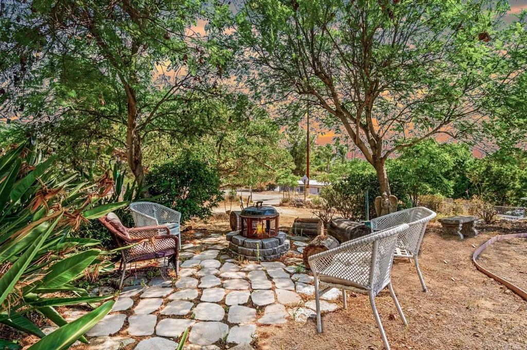 https://cdn.realtyfeed.com/cdn/127/306522538/7ce93ab9c09f09758867d09f10717db4.webp
