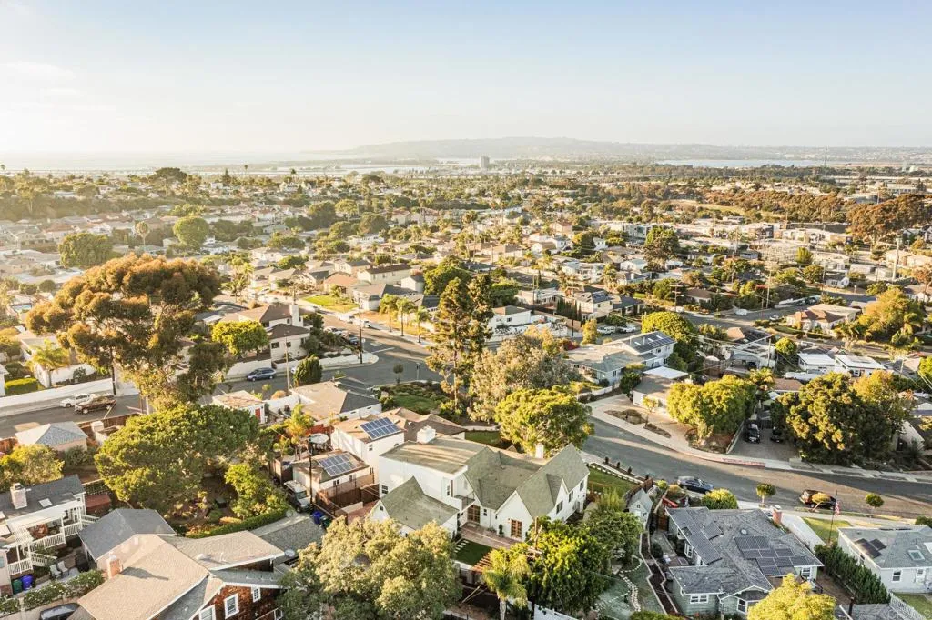 https://cdn.realtyfeed.com/cdn/127/306522539/a5a4ffe3f4c74ce2e084c46febdf506a.webp