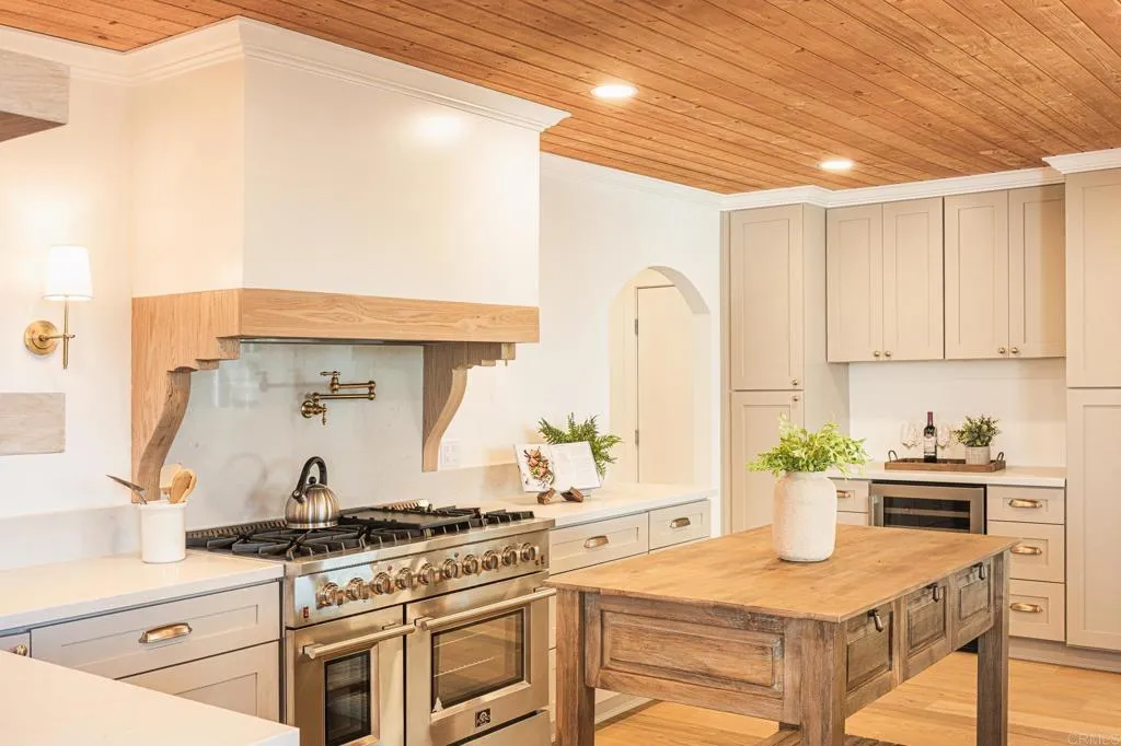 https://cdn.realtyfeed.com/cdn/127/306522539/b22a2d90428cce50d6ab32f56e9634f6.webp