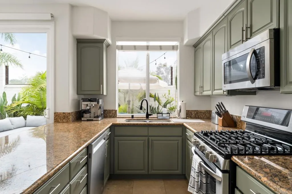 https://cdn.realtyfeed.com/cdn/127/306522567/070a837191f937fe3e759d70d7e761a7.webp