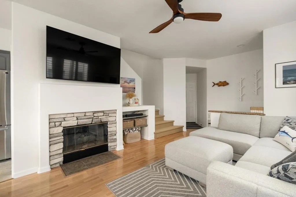 https://cdn.realtyfeed.com/cdn/127/306522567/37019a32bb3e34ea6f0a60f4bfe35df5.webp