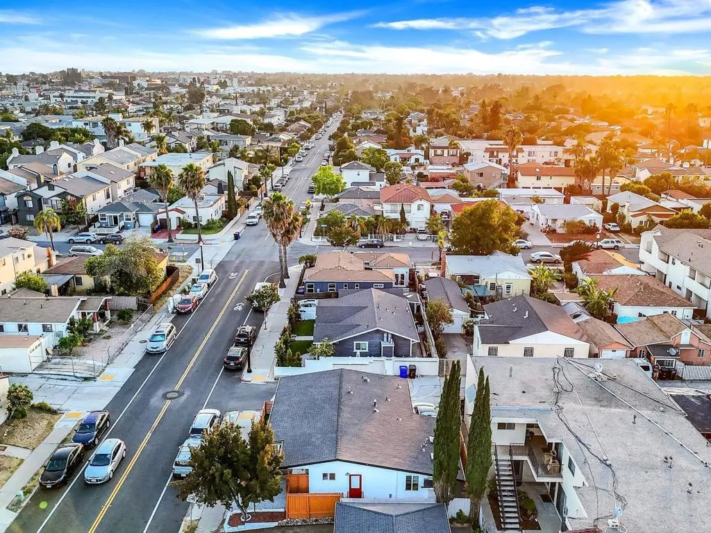 https://cdn.realtyfeed.com/cdn/127/306522570/3a5c67cdbda649c405f88846c24fe70f.webp