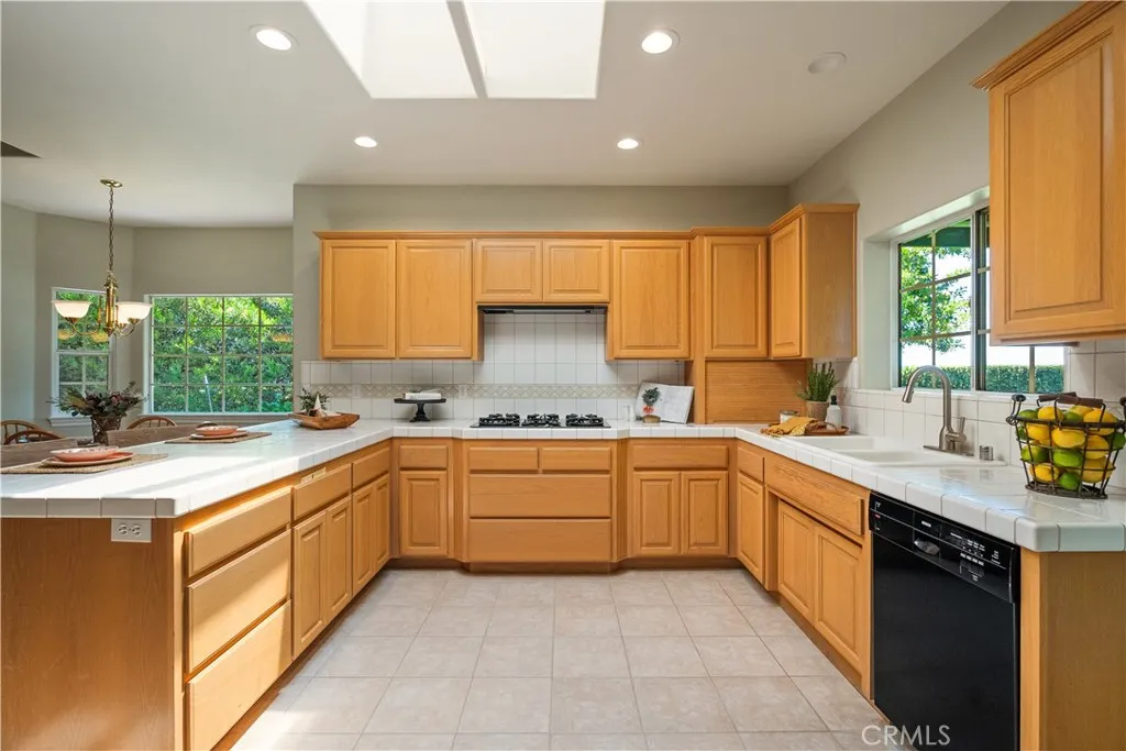 https://cdn.realtyfeed.com/cdn/127/306522648/324fa29db1afefe36b09902ae1abb977.webp