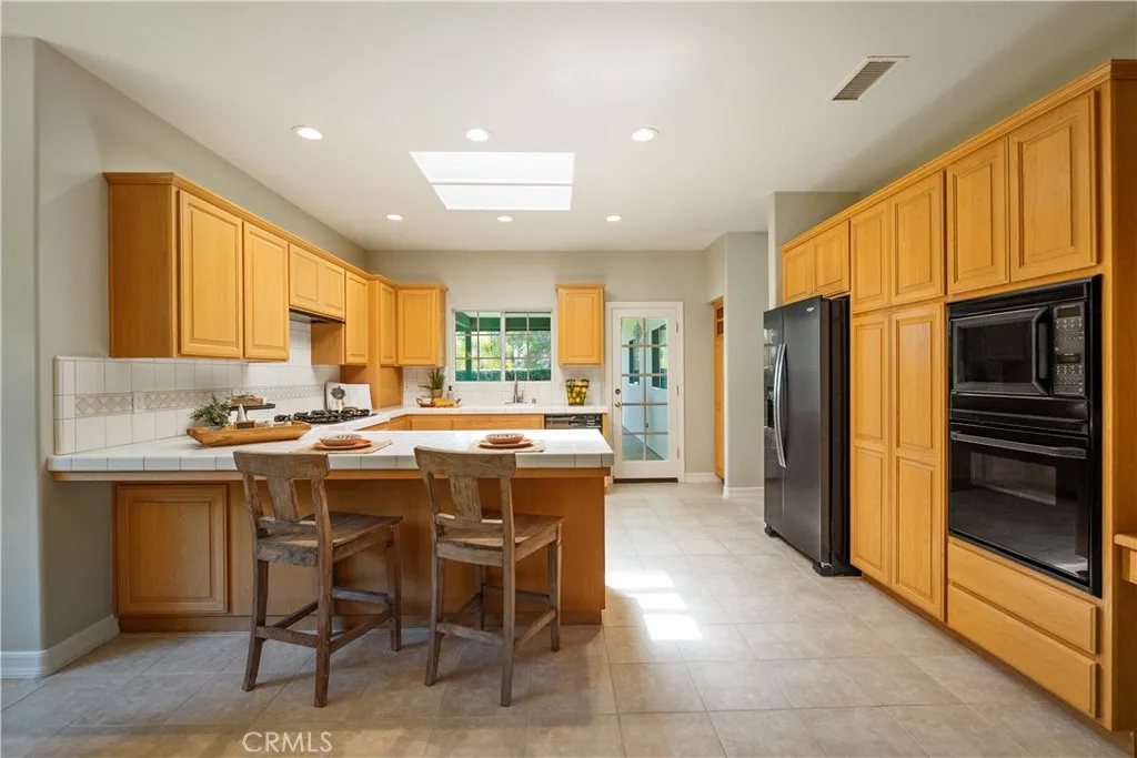 https://cdn.realtyfeed.com/cdn/127/306522648/6d42c7d69368f00f6fd2708590fe2a3c.webp