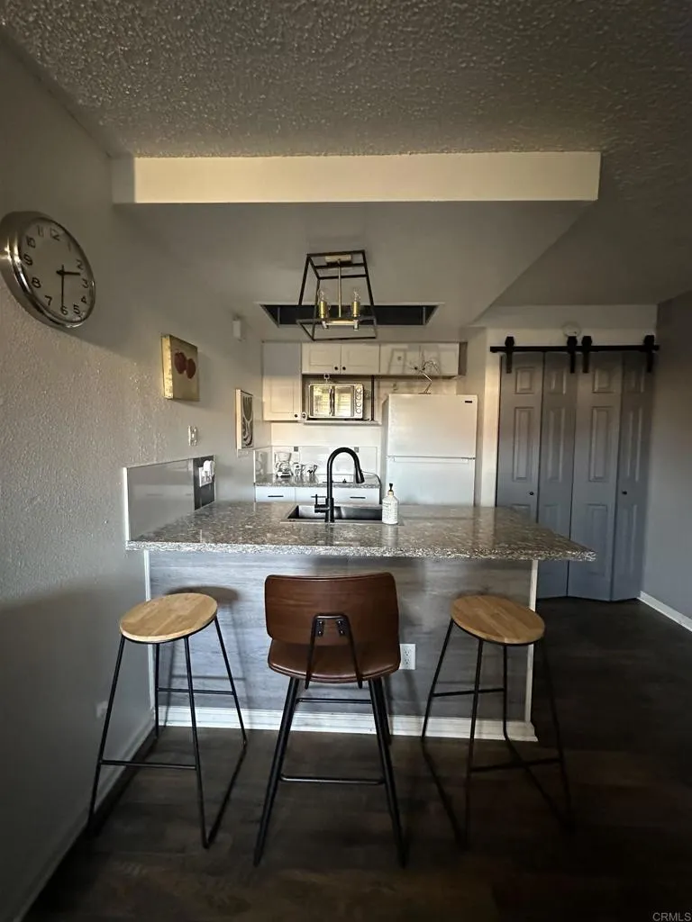 https://cdn.realtyfeed.com/cdn/127/306522685/74f3179033df5e4ed372b94aceb22147.webp