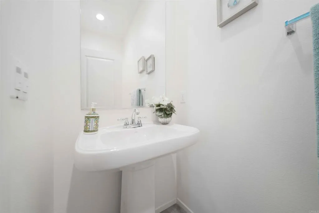 https://cdn.realtyfeed.com/cdn/127/306522694/c441b1a7bf6729eaed9a41679d68f8c5.webp