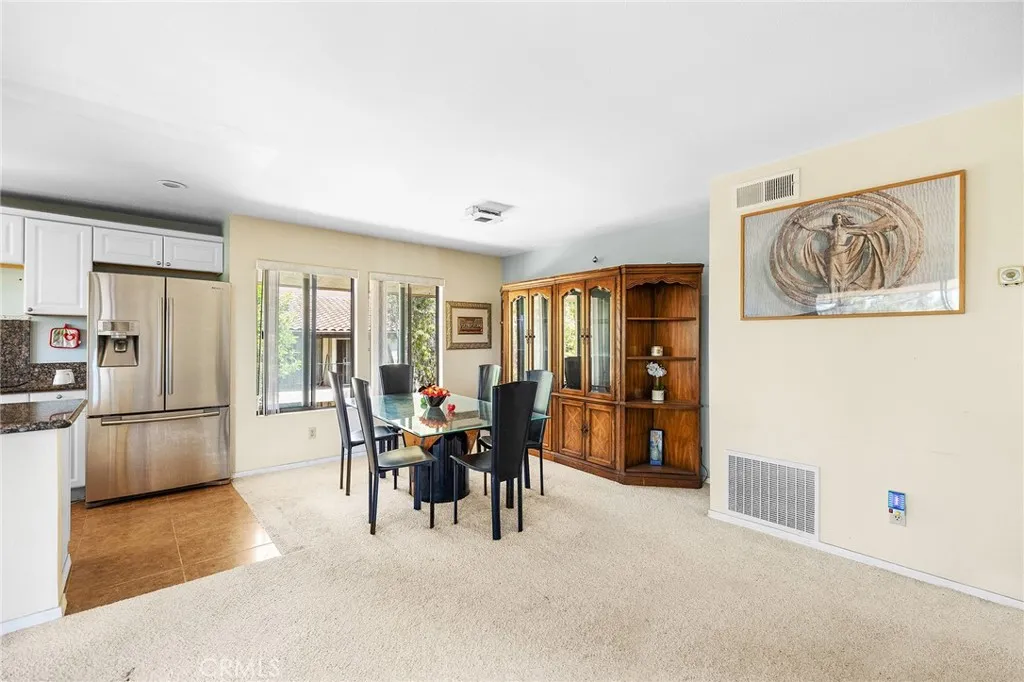 https://cdn.realtyfeed.com/cdn/127/306522717/445b91ecb3c4d851b6f10e94676f7fff.webp