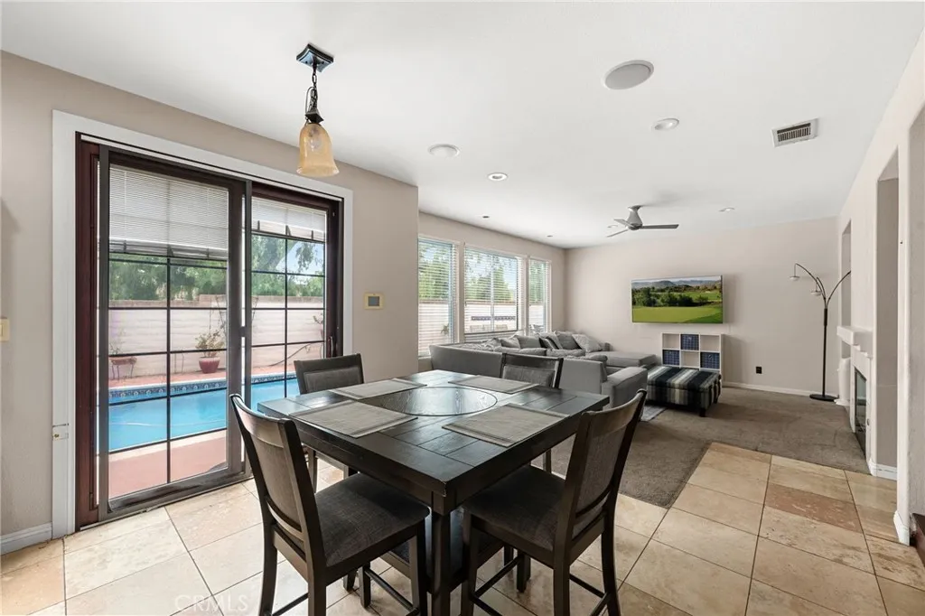 https://cdn.realtyfeed.com/cdn/127/306522721/997330e8f4738e0570d454146dad9b67.webp