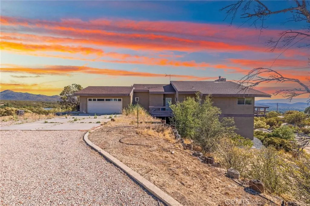https://cdn.realtyfeed.com/cdn/127/306522728/2c411537c968315549436705e2bbd2fb.webp