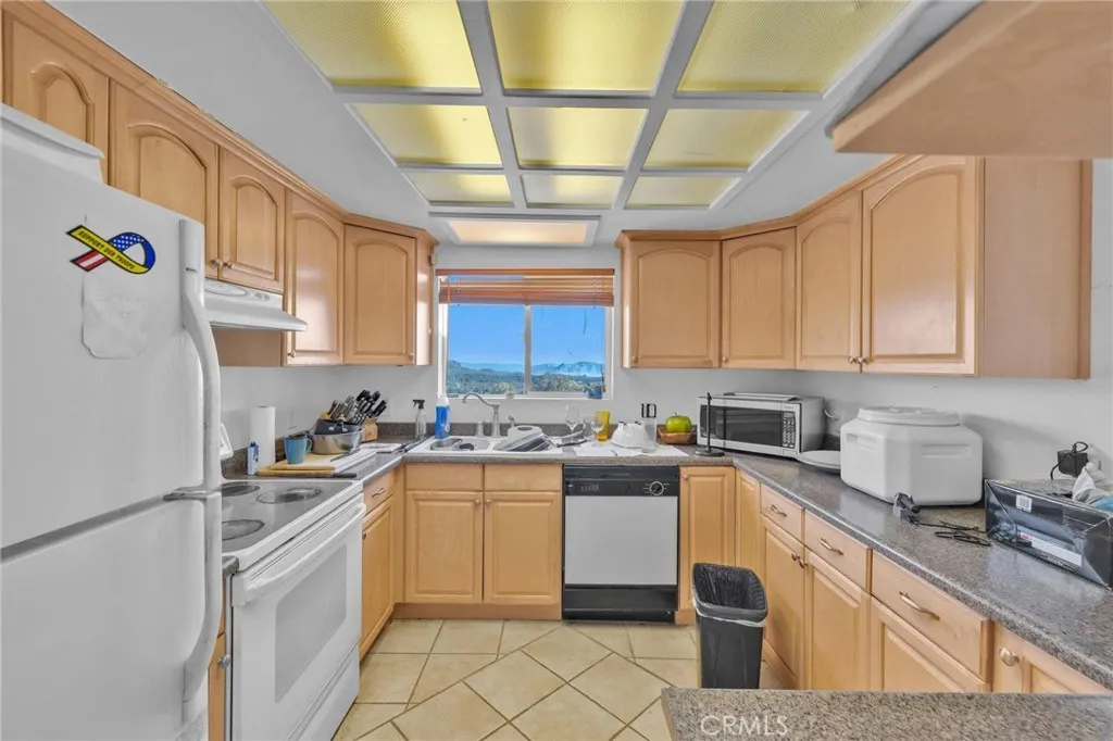 https://cdn.realtyfeed.com/cdn/127/306522728/e2e1a3ceeffd995ebb4a16129f14e4dd.webp