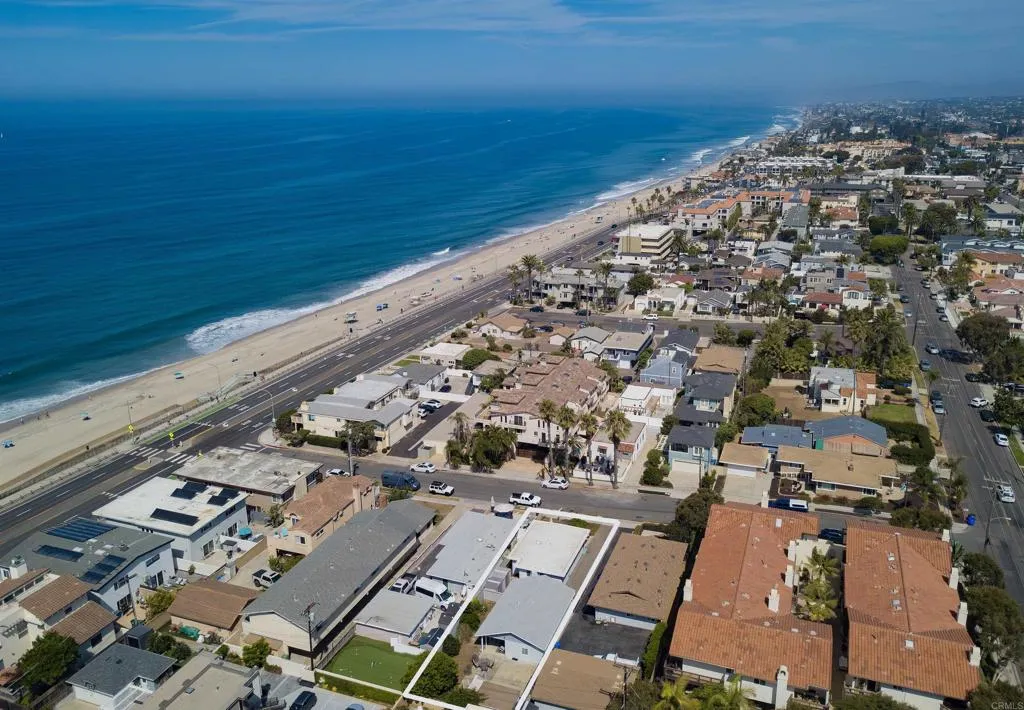 https://cdn.realtyfeed.com/cdn/127/306522742/9048386dca0cbb4678008e006e648a04.webp