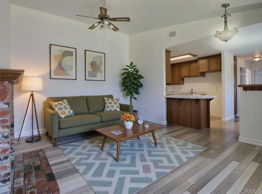 https://cdn.realtyfeed.com/cdn/127/306522759/70a07e909d3e367099405c0b02c172a8.webp