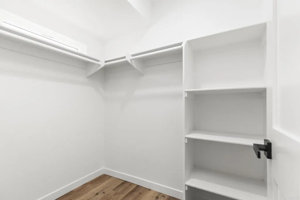 https://cdn.realtyfeed.com/cdn/127/306522766/27198a897eaedbed843163933fadd84f.webp