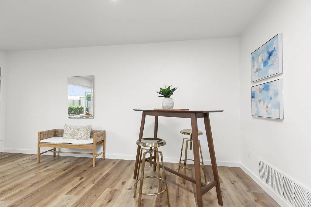 https://cdn.realtyfeed.com/cdn/127/306522766/62e949b2f9362257bc258f1015744f54.webp