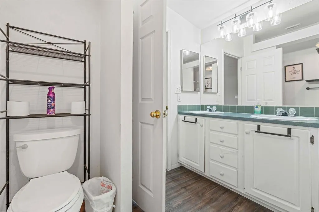 https://cdn.realtyfeed.com/cdn/127/306522773/32c2ddb7cfb8976ef8a7c6d0a8aa873f.webp