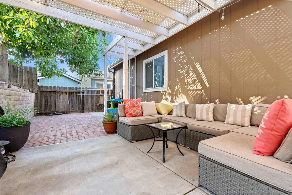https://cdn.realtyfeed.com/cdn/127/306522773/3d8f996ecd96b3f6eb50d466d9c8ce9f.webp