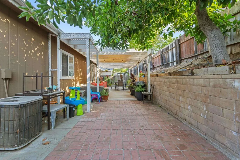 https://cdn.realtyfeed.com/cdn/127/306522773/5fc1e1212af99a6799dc475041e74349.webp