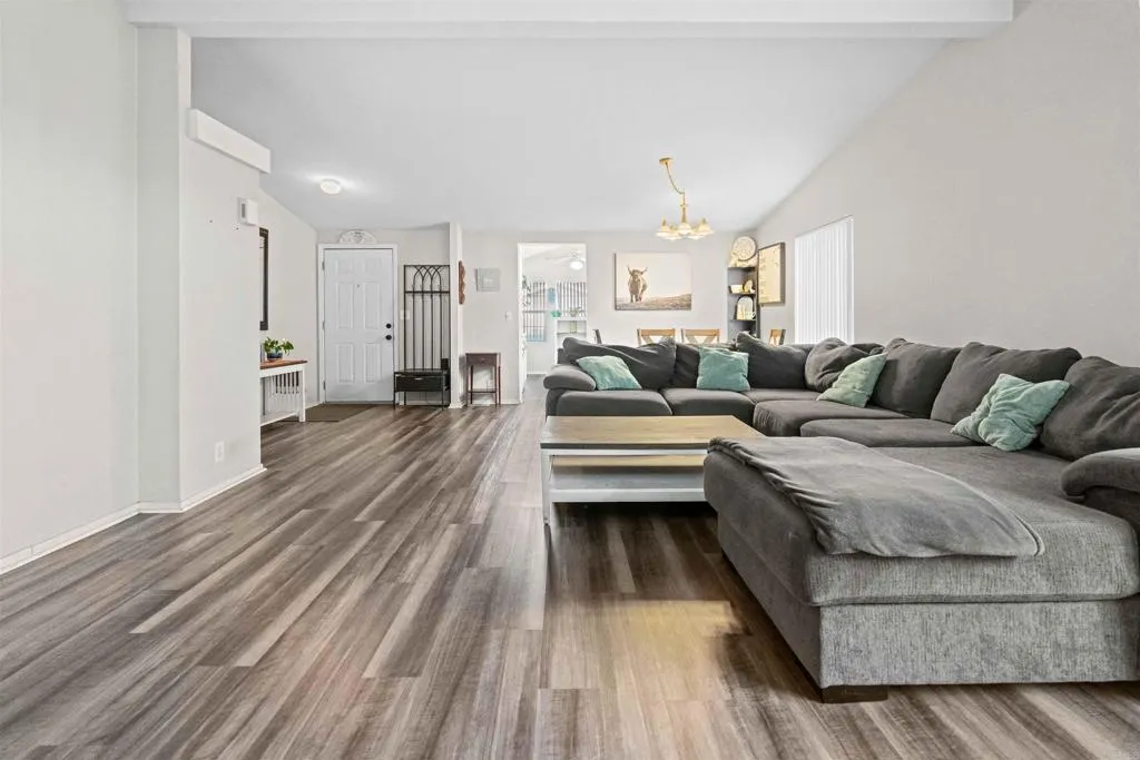 https://cdn.realtyfeed.com/cdn/127/306522773/7ccd93c3d9b388a5bc2030d924247622.webp
