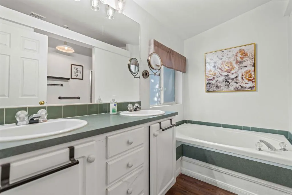 https://cdn.realtyfeed.com/cdn/127/306522773/9bf99cd7577fb7f61f32650c9a705b5e.webp