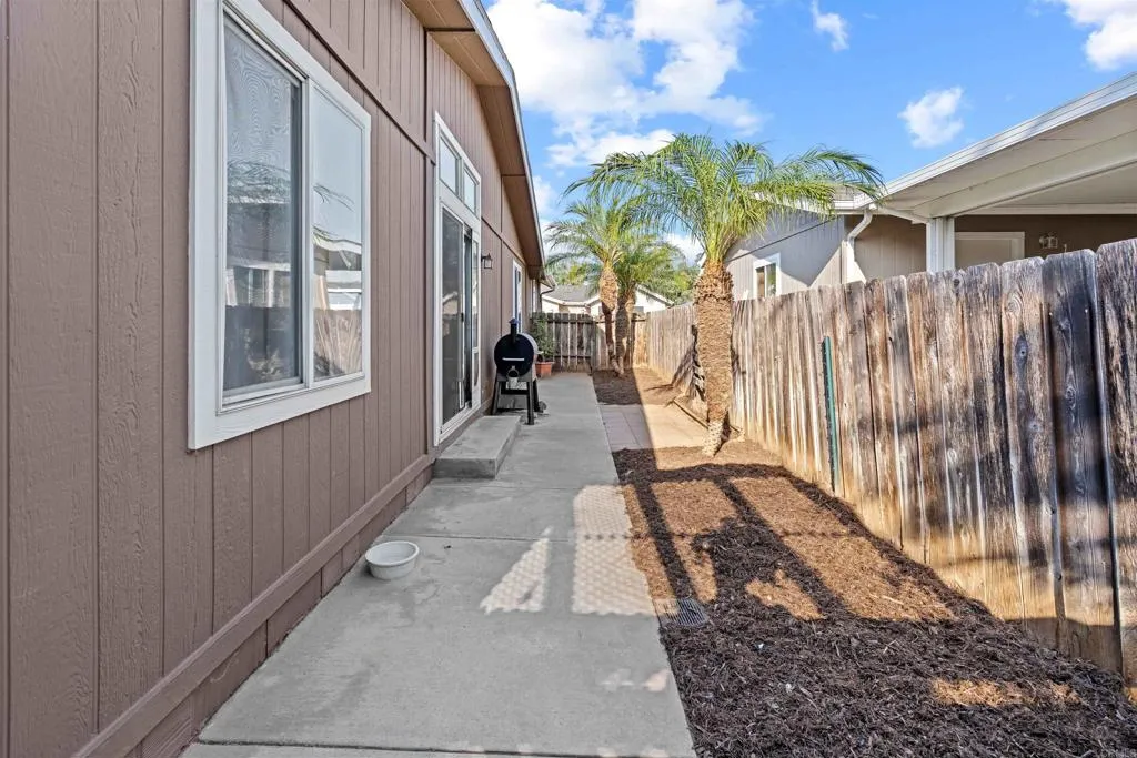 https://cdn.realtyfeed.com/cdn/127/306522773/cee1f2218a1ee86ecfded0dd4f192c3c.webp