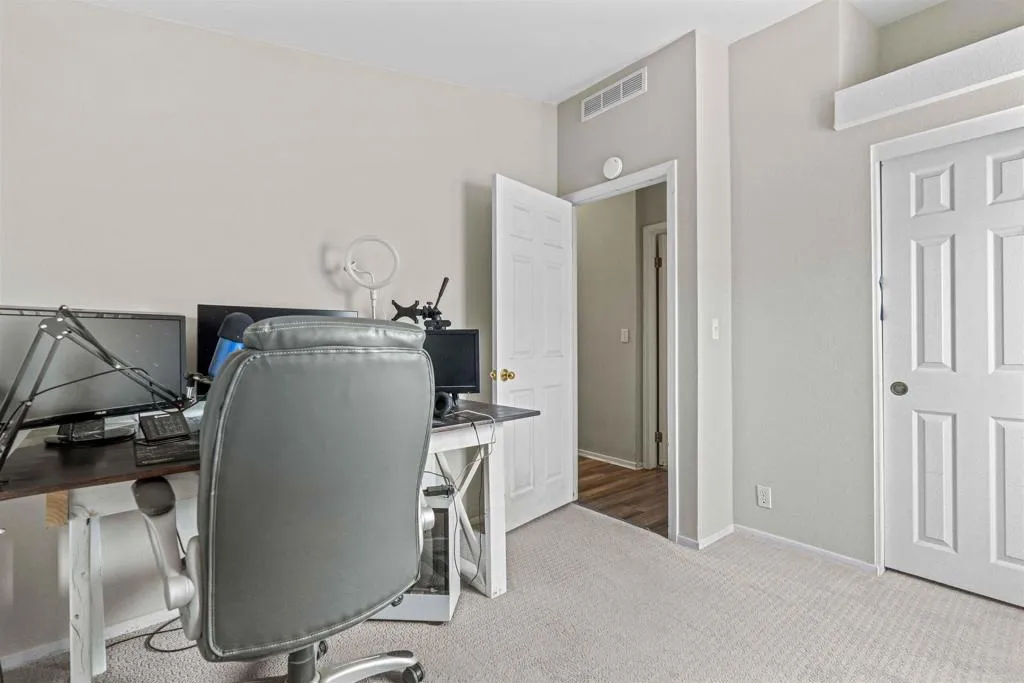 https://cdn.realtyfeed.com/cdn/127/306522773/f49b25688a3230f26bd62fd024c2badf.webp