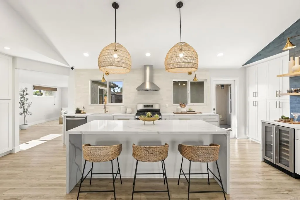 https://cdn.realtyfeed.com/cdn/127/306522819/02ebbf05065935b9b1f7e6dbb7809806.webp